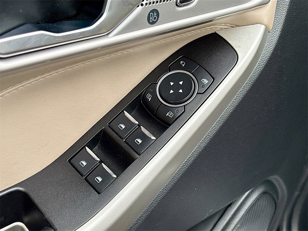 Used 2022 Ford Explorer Limited image 18