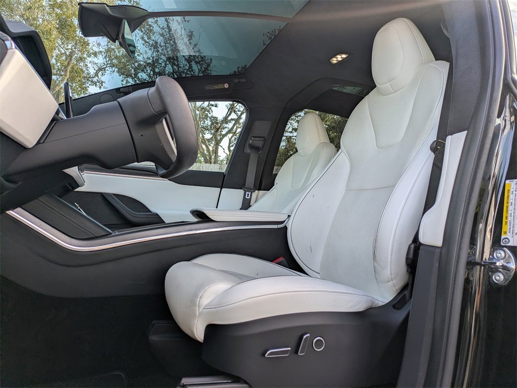 Used 2022 Tesla Model X Plaid image 2