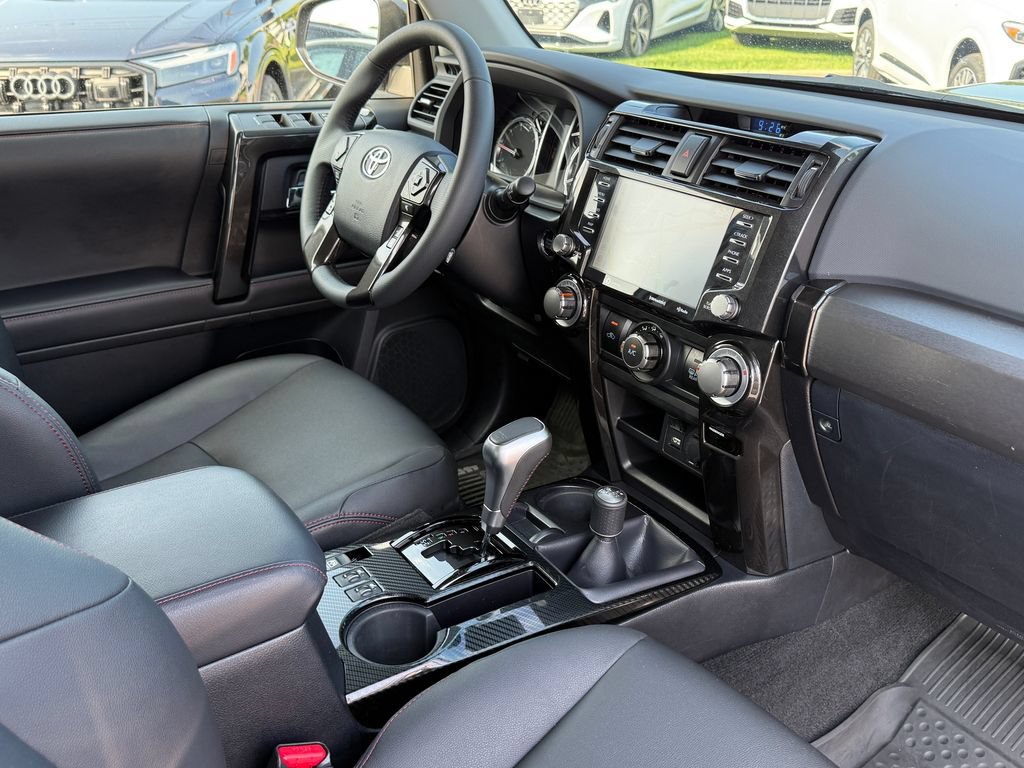 Used 2020 Toyota 4Runner TRD Off-Road Premium w/ Moonroof Package AWD/4WD image 17