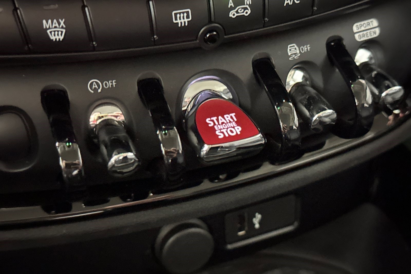 Used 2024 MINI Cooper Clubman S image 32