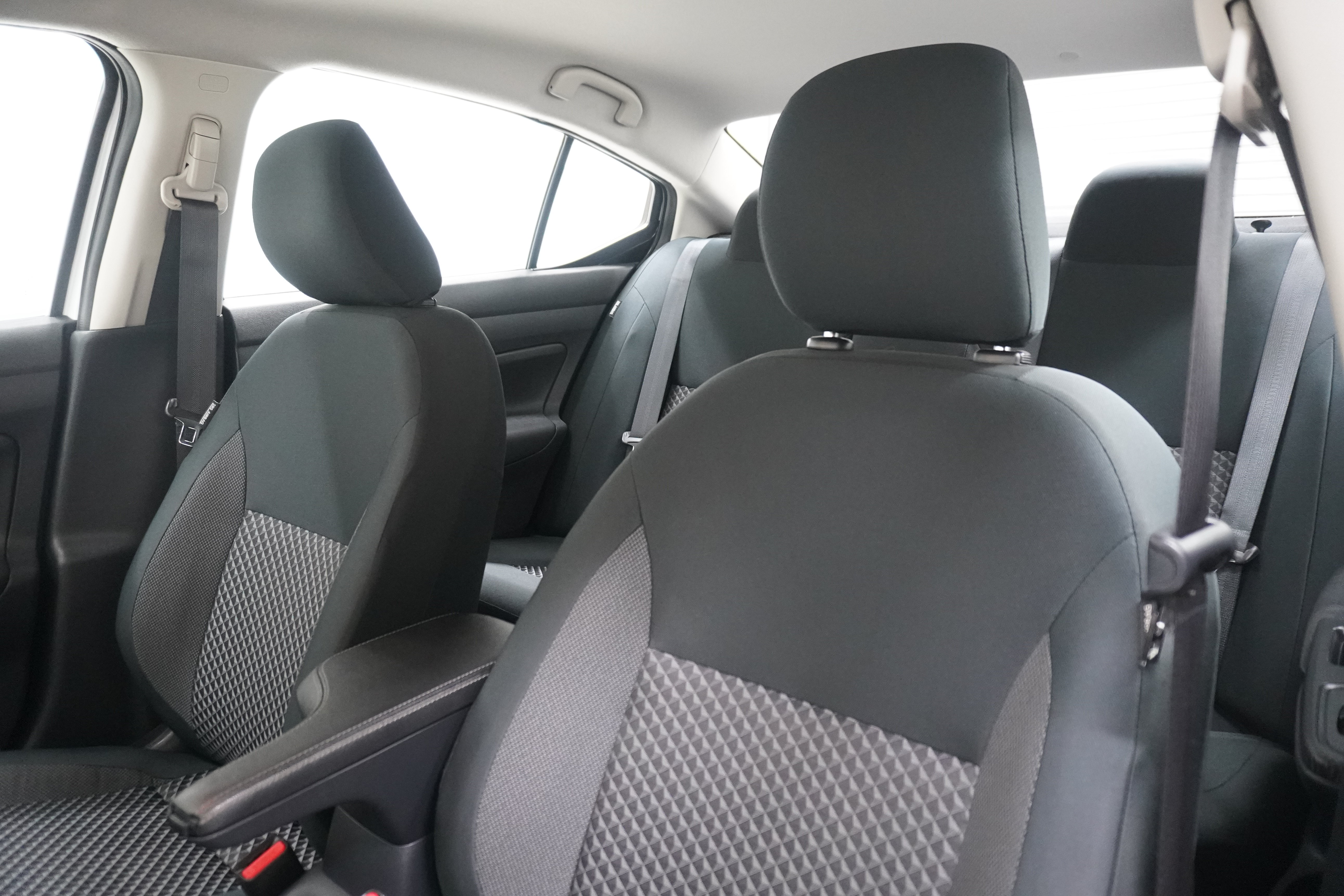 Used 2020 Nissan Versa S FWD image 11