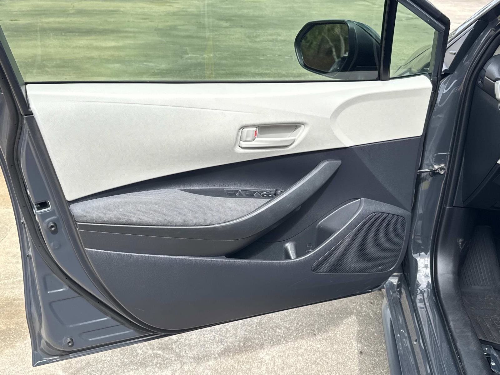 Used 2023 Toyota Corolla LE image 16