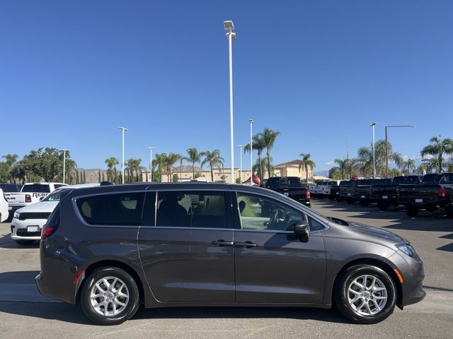 Used 2022 Chrysler Voyager LX image 9