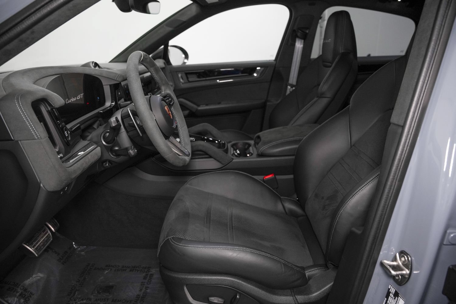 Used 2025 Porsche Cayenne Turbo GT AWD/4WD image 47
