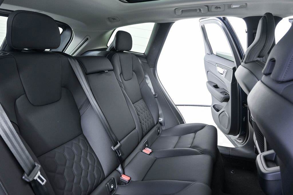 New 2026 Volvo XC60 B5 Plus w/ Protection Package Premier AWD/4WD image 21