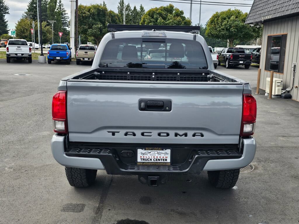 Used 2018 Toyota Tacoma TRD Off-Road AWD/4WD image 6