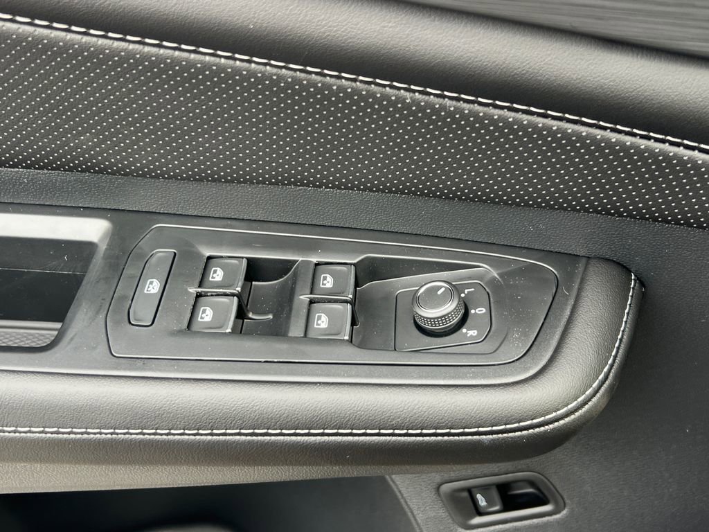 New 2026 Volkswagen Atlas Cross Sport SE image 26