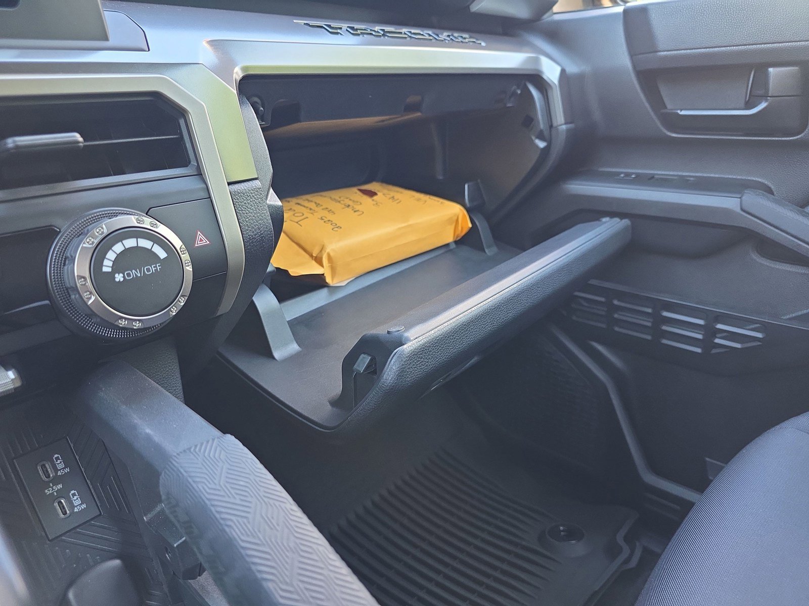 Used 2025 Toyota Tacoma SR5 RWD image 26