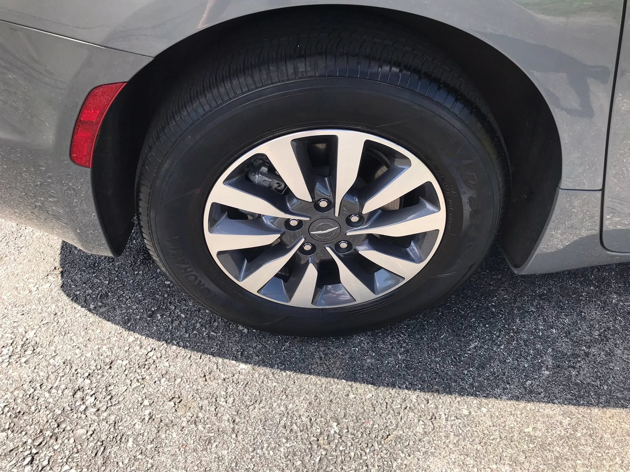 Used 2023 Chrysler Pacifica Touring-L FWD image 45