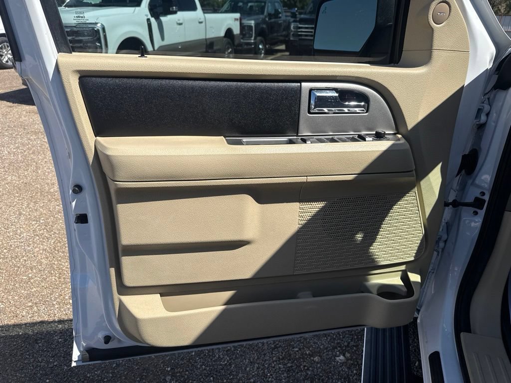 Used 2017 Ford Expedition Limited w/ Equipment Group 301A AWD/4WD image 11