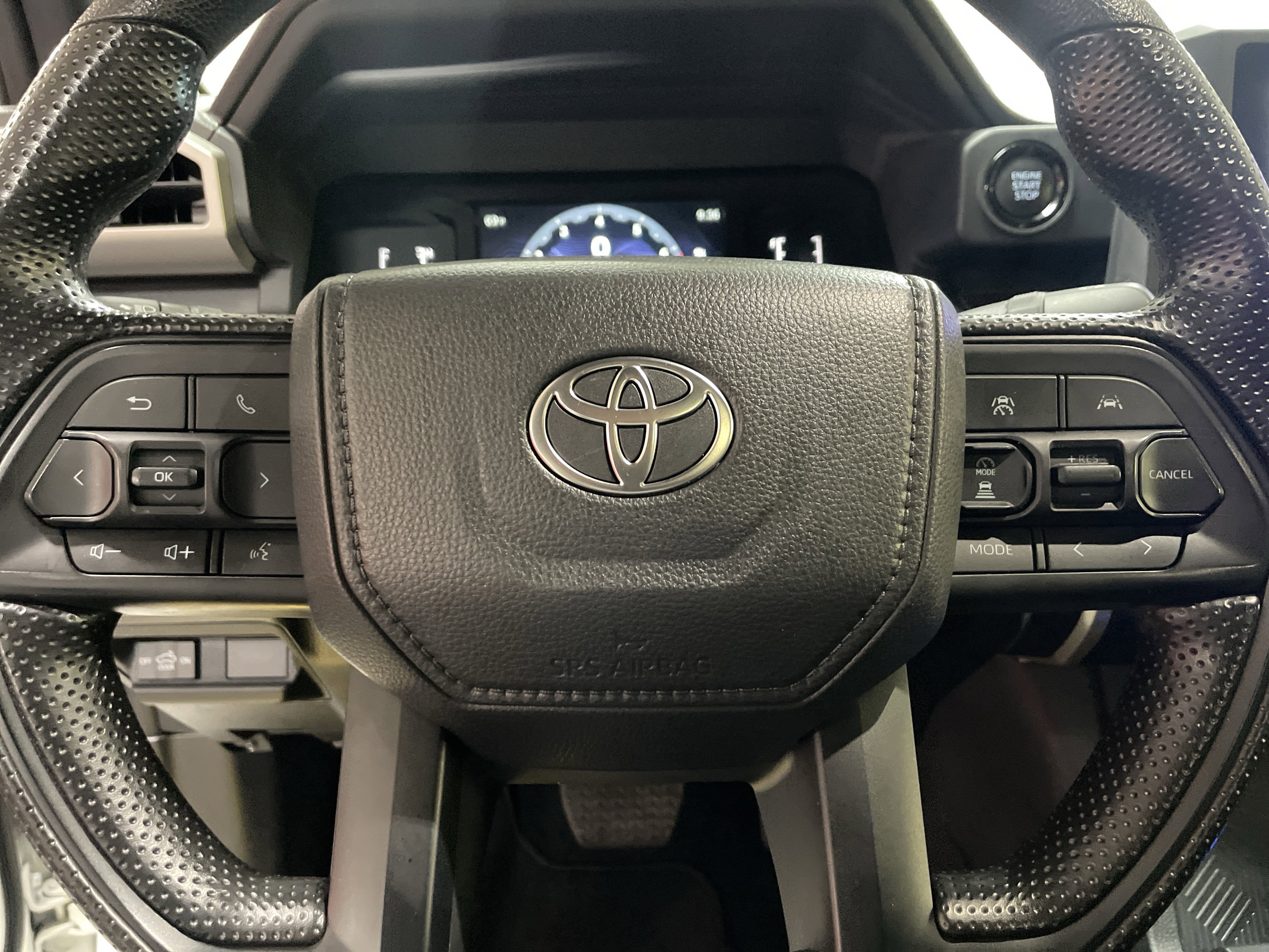 Used 2025 Toyota Tacoma SR5 AWD/4WD image 18