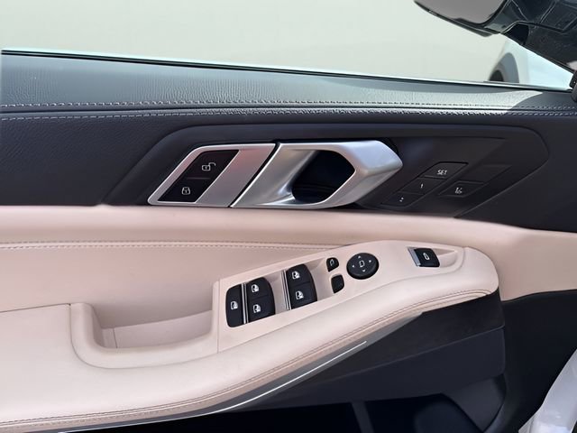 Used 2022 BMW X5 xDrive40i w/ Climate Comfort Package image 13