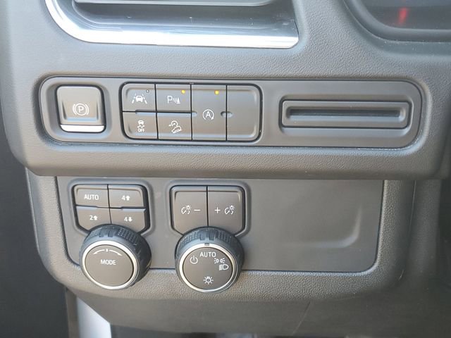 Certified 2023 Chevrolet Suburban Premier image 23