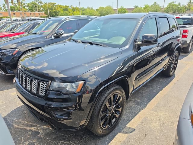 Used 2017 Jeep Grand Cherokee Altitude RWD image 13