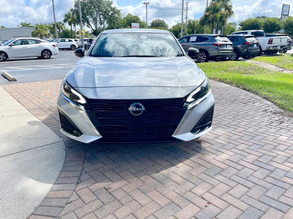 Used 2024 Nissan Altima 2.5 SV image 8