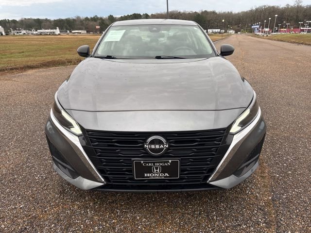 Used 2024 Nissan Altima 2.5 SV FWD image 7