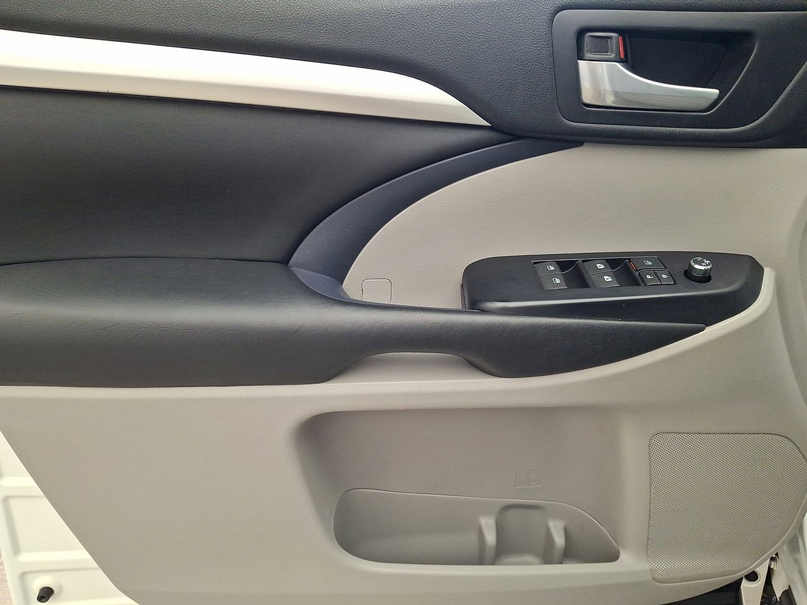 Certified 2018 Toyota Highlander XLE image 10