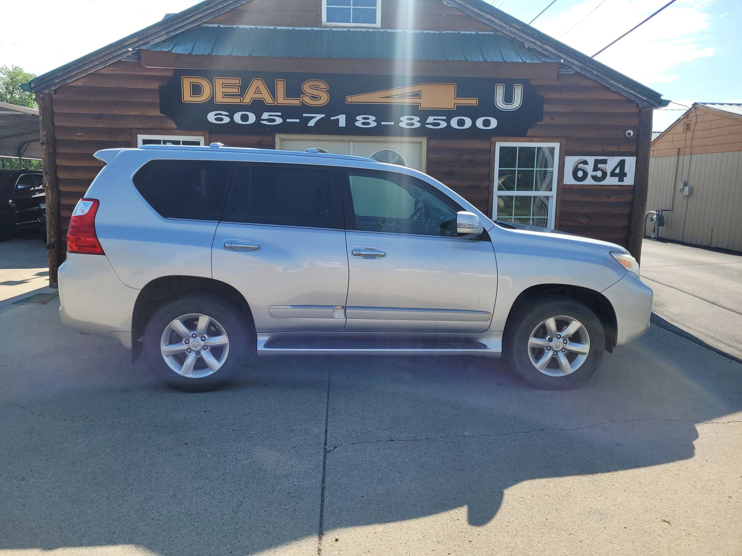 Used 2012 Lexus GX 460 image 2