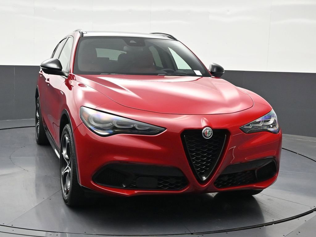 Used 2024 Alfa Romeo Stelvio Veloce AWD/4WD image 8