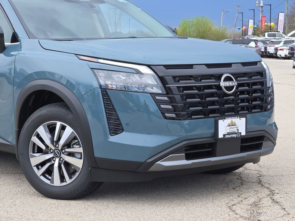 New 2026 Nissan Pathfinder SL AWD/4WD image 2