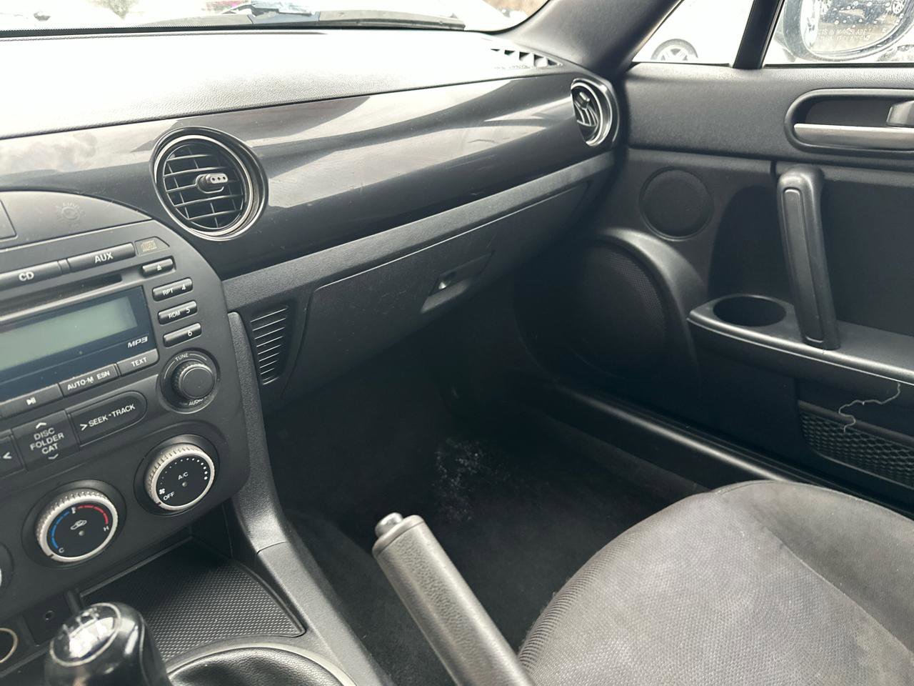 Used 2015 MAZDA MX-5 Miata Sport image 12