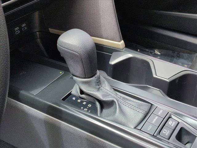 Used 2025 Toyota Camry LE w/ Convenience Package FWD image 12