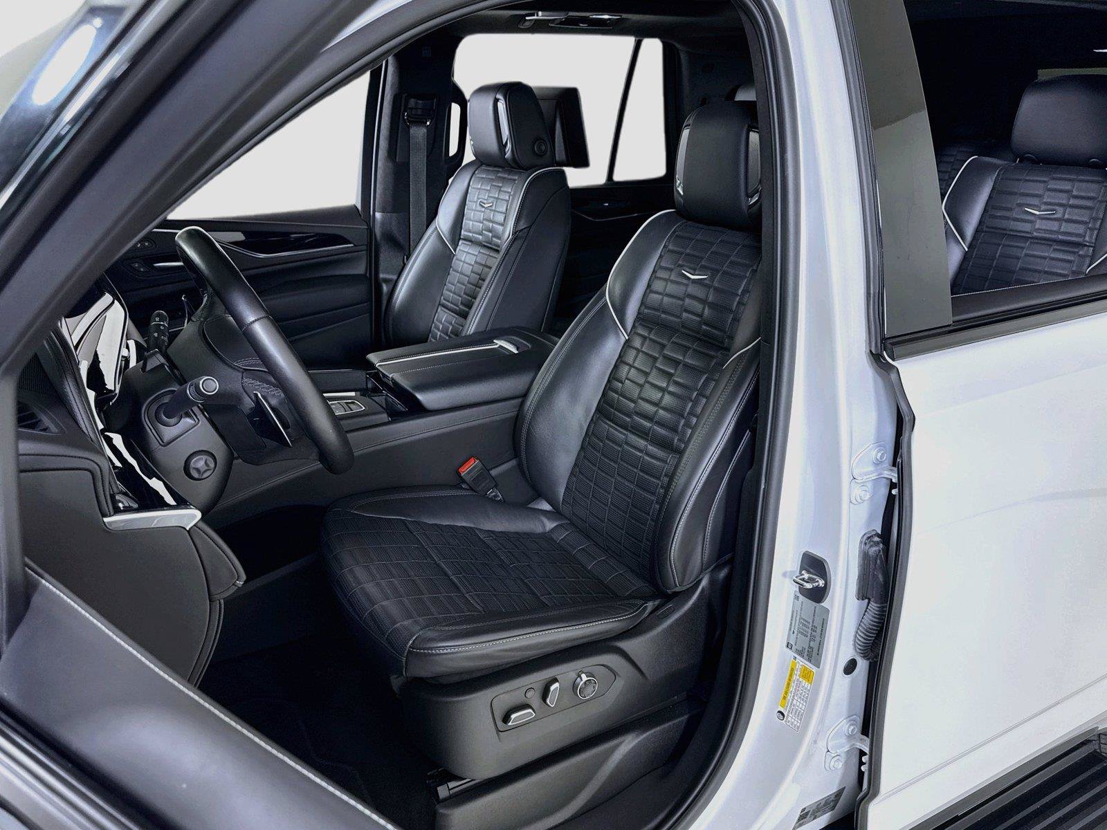Used 2023 Cadillac Escalade V w/ LPO, ONYX Package AWD/4WD image 13