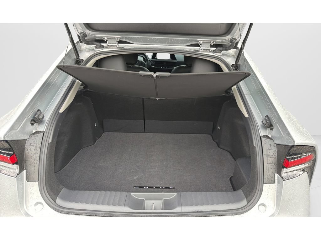Used 2025 Toyota Prius LE FWD image 10