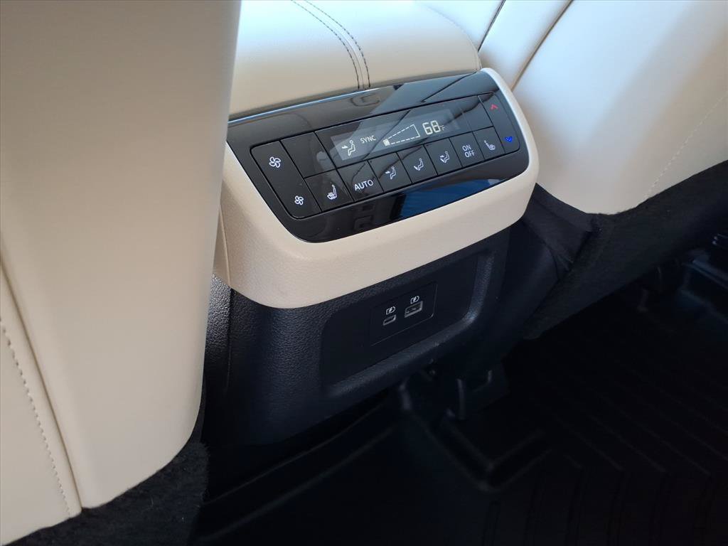 Used 2025 INFINITI QX60 Luxe AWD/4WD image 16