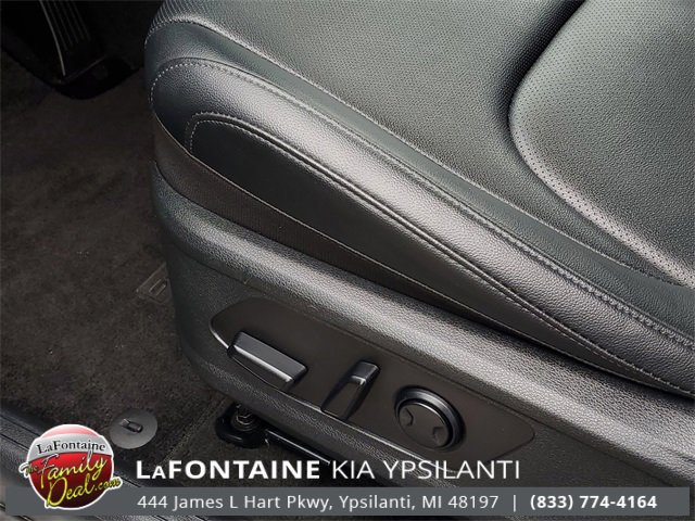 Certified 2025 Kia Sportage EX image 11