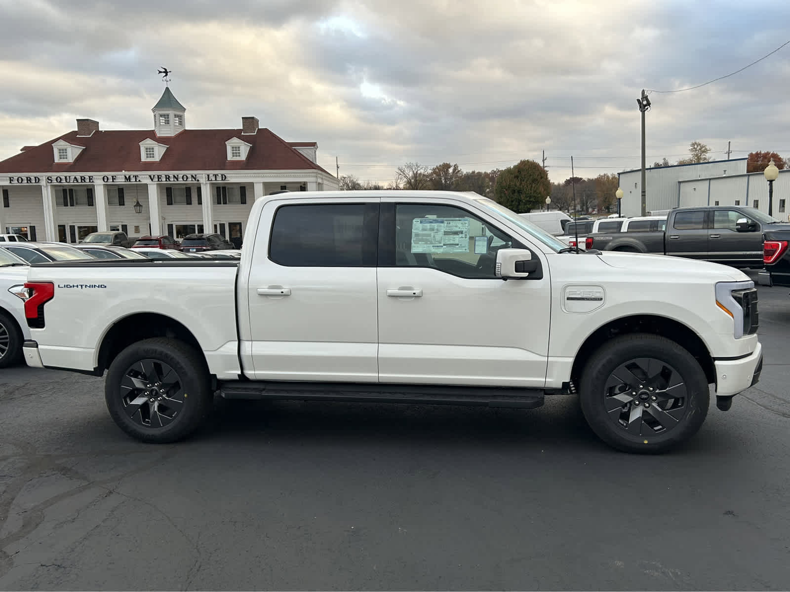 New 2023 Ford F150 Lightning Lariat image 6