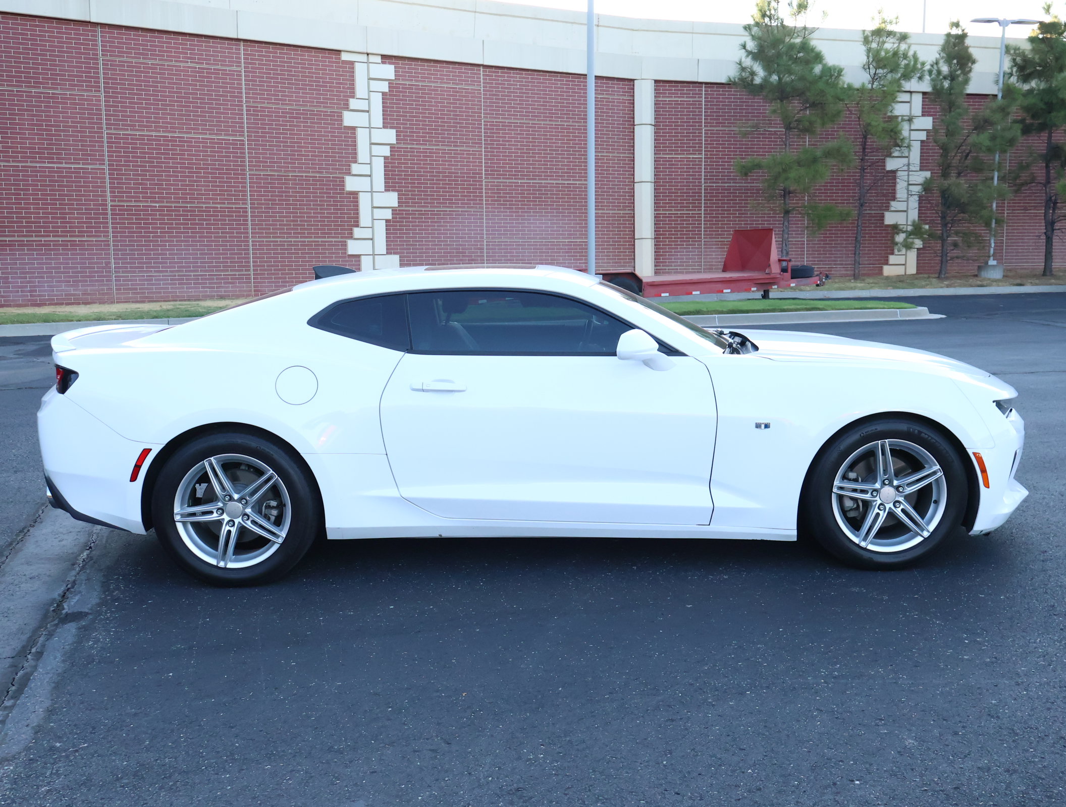 Used 2017 Chevrolet Camaro LT RWD image 28