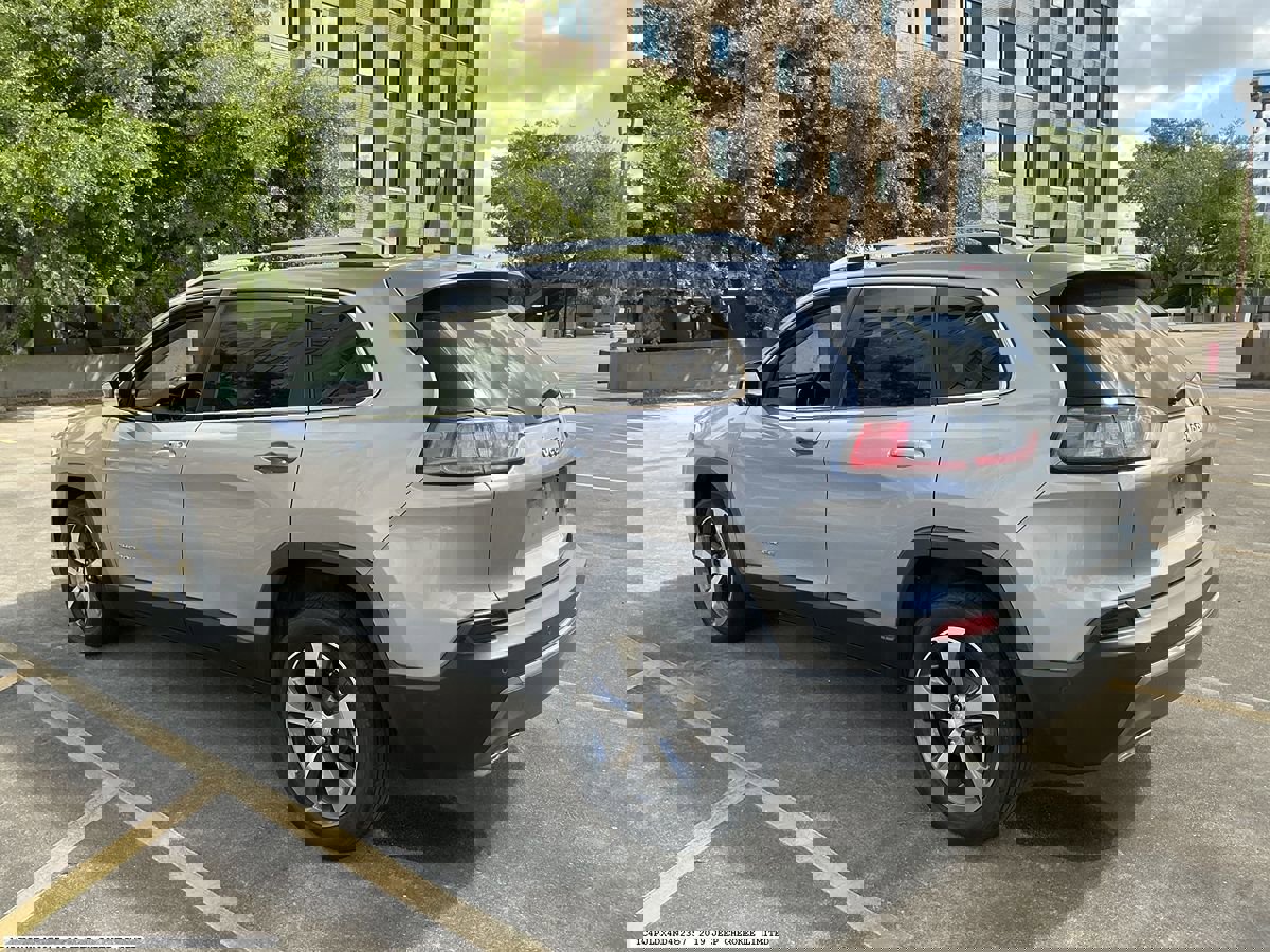 Used 2019 Jeep Cherokee Limited w/ Technology Group image 5