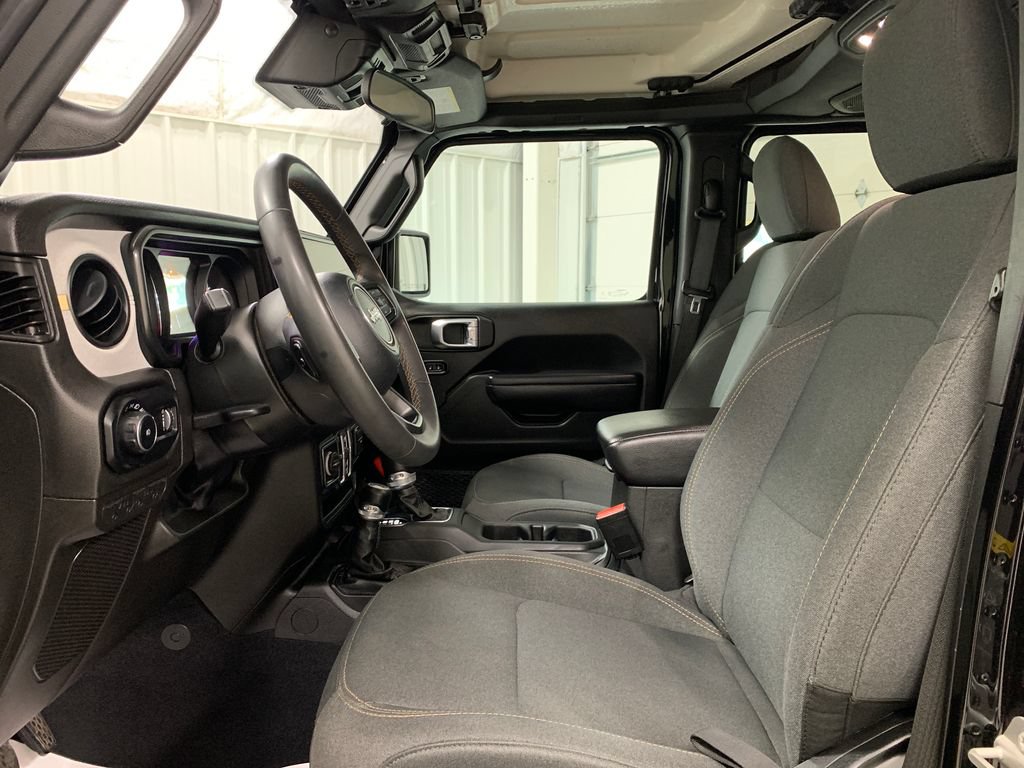 Used 2024 Jeep Wrangler Unlimited Sport AWD/4WD image 4