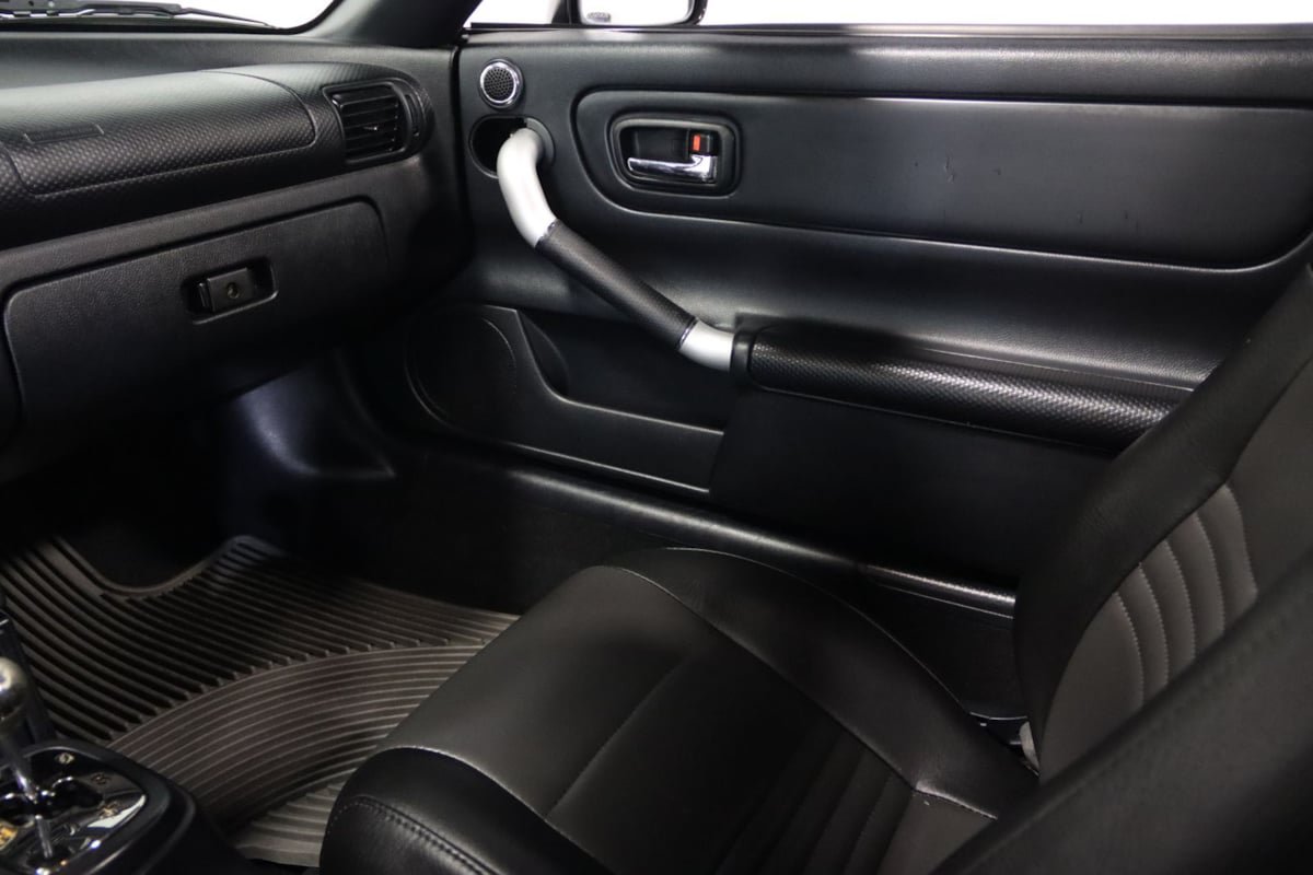 Used 2004 Toyota MR2 RWD image 49