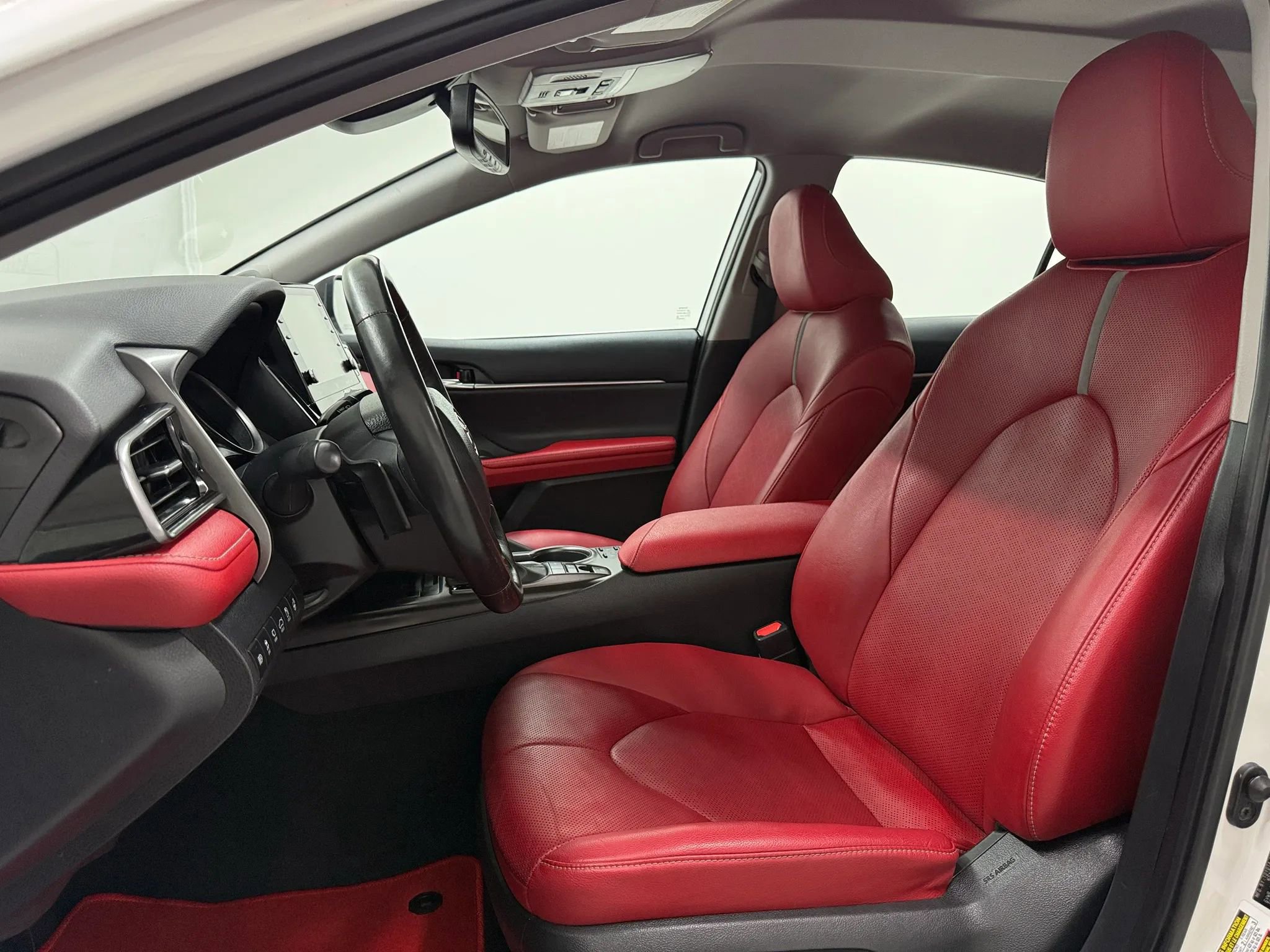 Used 2021 Toyota Camry XSE w/ Navigation Upgrade Package image 12