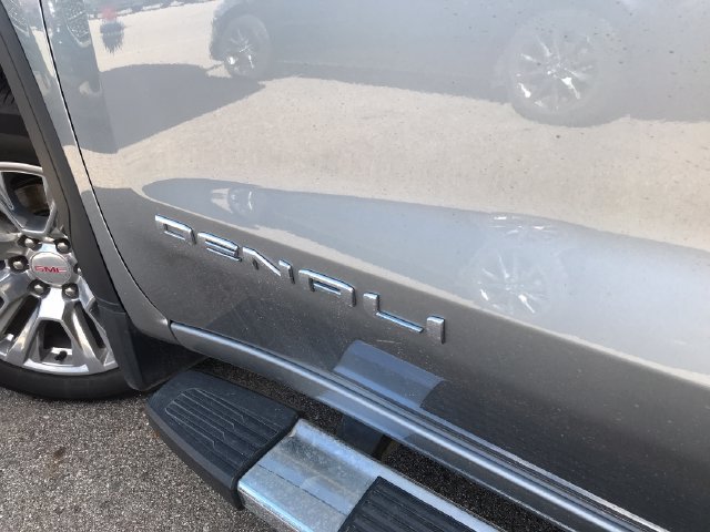 Used 2023 GMC Sierra 1500 Denali w/ Technology Package AWD/4WD image 8
