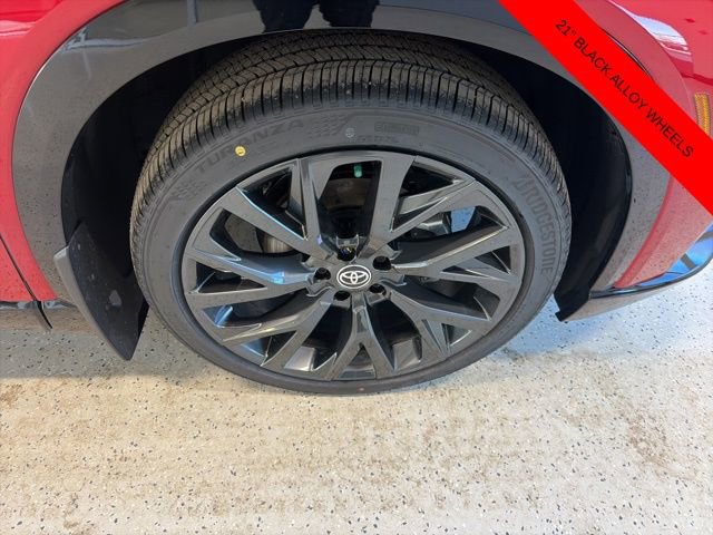 New 2025 Toyota Crown Signia image 4