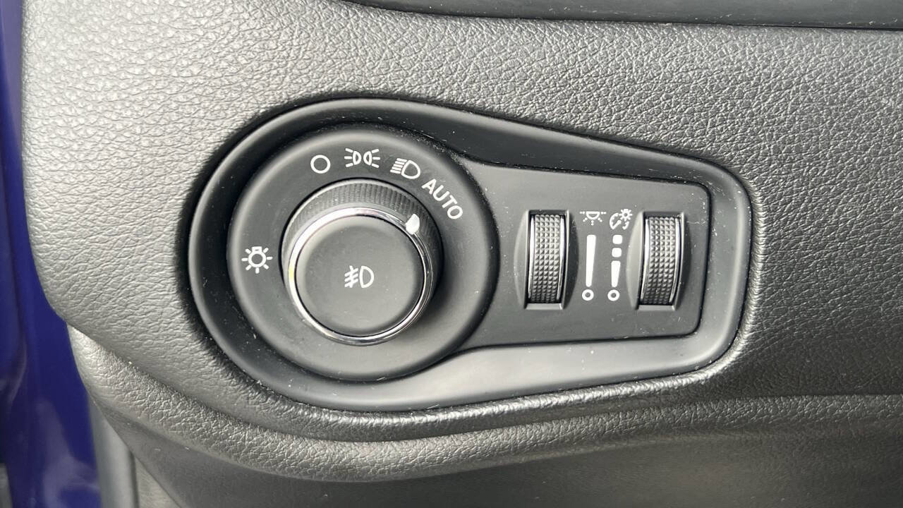 Used 2020 Jeep Renegade Altitude AWD/4WD image 21