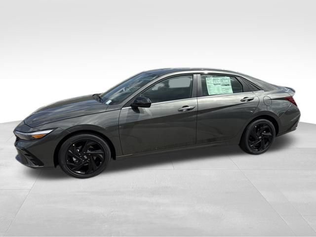 New 2026 Hyundai Elantra SEL Sport Premium FWD image 2