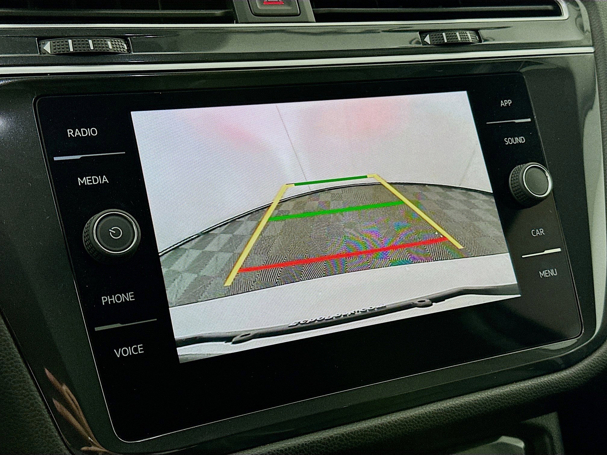 Used 2024 Volkswagen Tiguan SE image 21