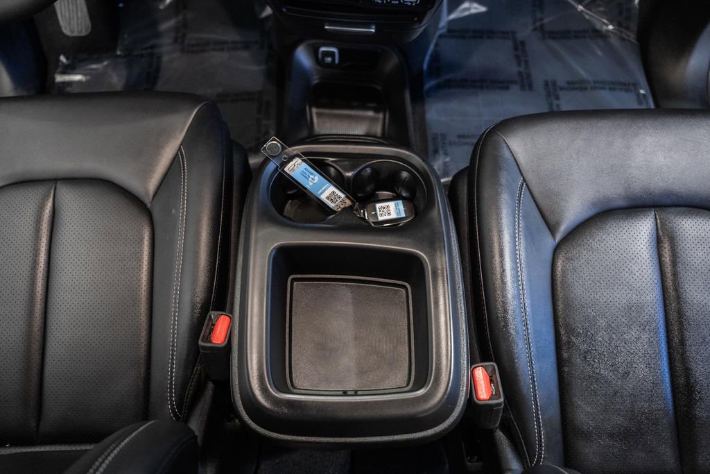 Used 2025 Chrysler Pacifica Select FWD image 29