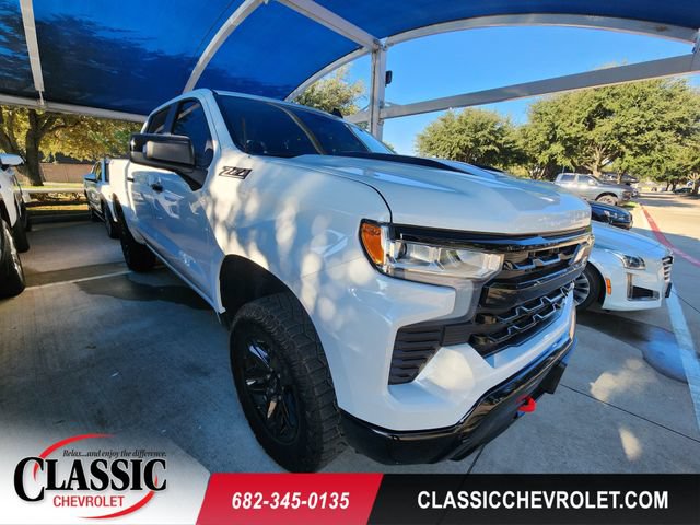 Used 2024 Chevrolet Silverado 1500 LT Trail Boss w/ Convenience Package II AWD/4WD image 1