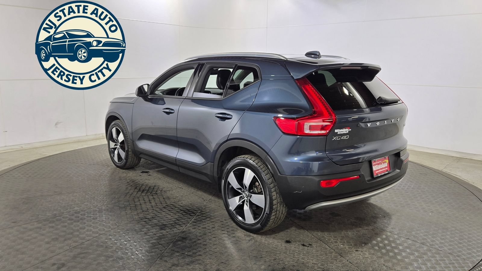 Used 2022 Volvo XC40 T5 Momentum w/ Premium Package AWD/4WD image 5