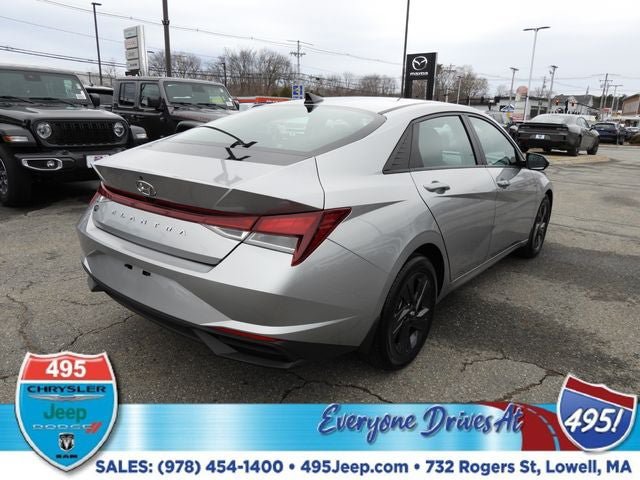Used 2023 Hyundai Elantra SEL FWD image 5