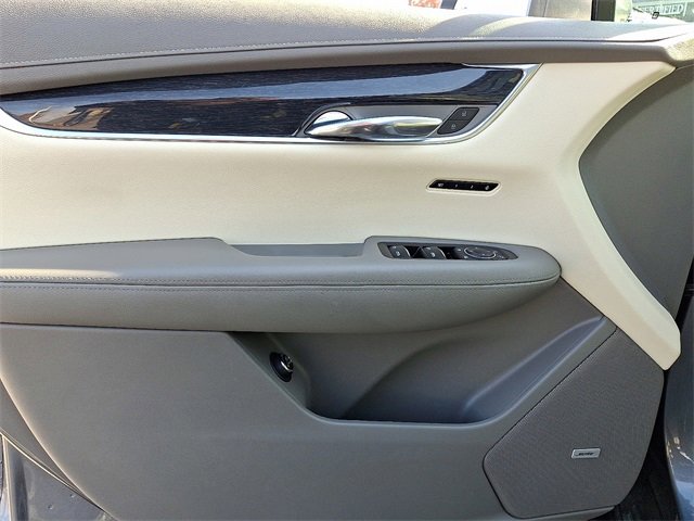 Used 2020 Cadillac XT6 Premium Luxury image 12