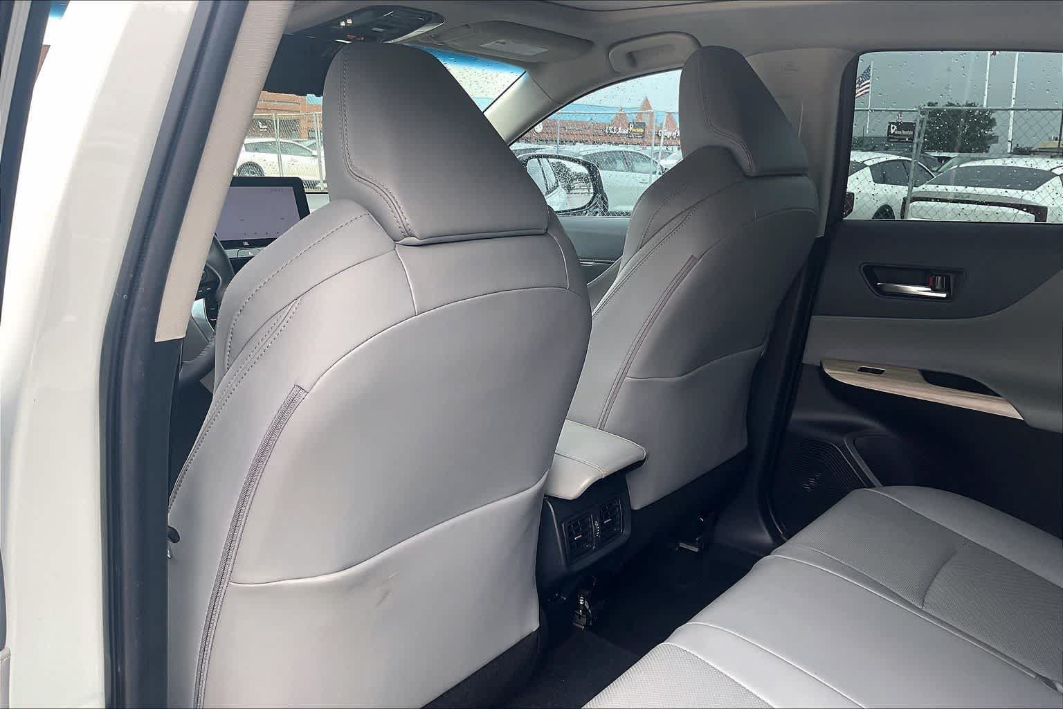 Used 2023 Toyota Venza Limited AWD/4WD image 11