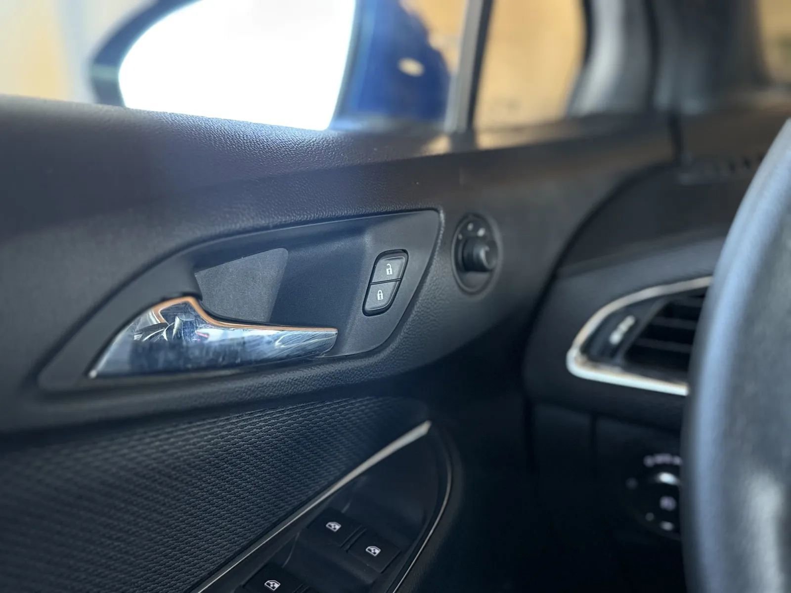 Used 2017 Chevrolet Cruze LT w/ Sun And Sound Package image 24