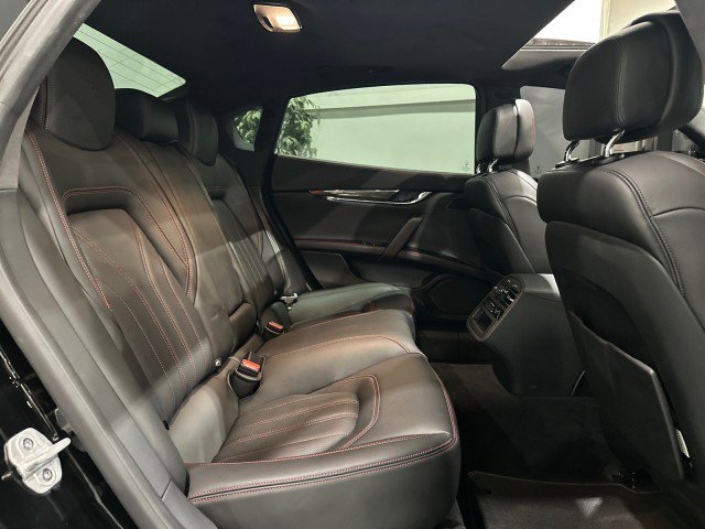 Used 2018 Maserati Quattroporte S Q4 AWD/4WD image 37
