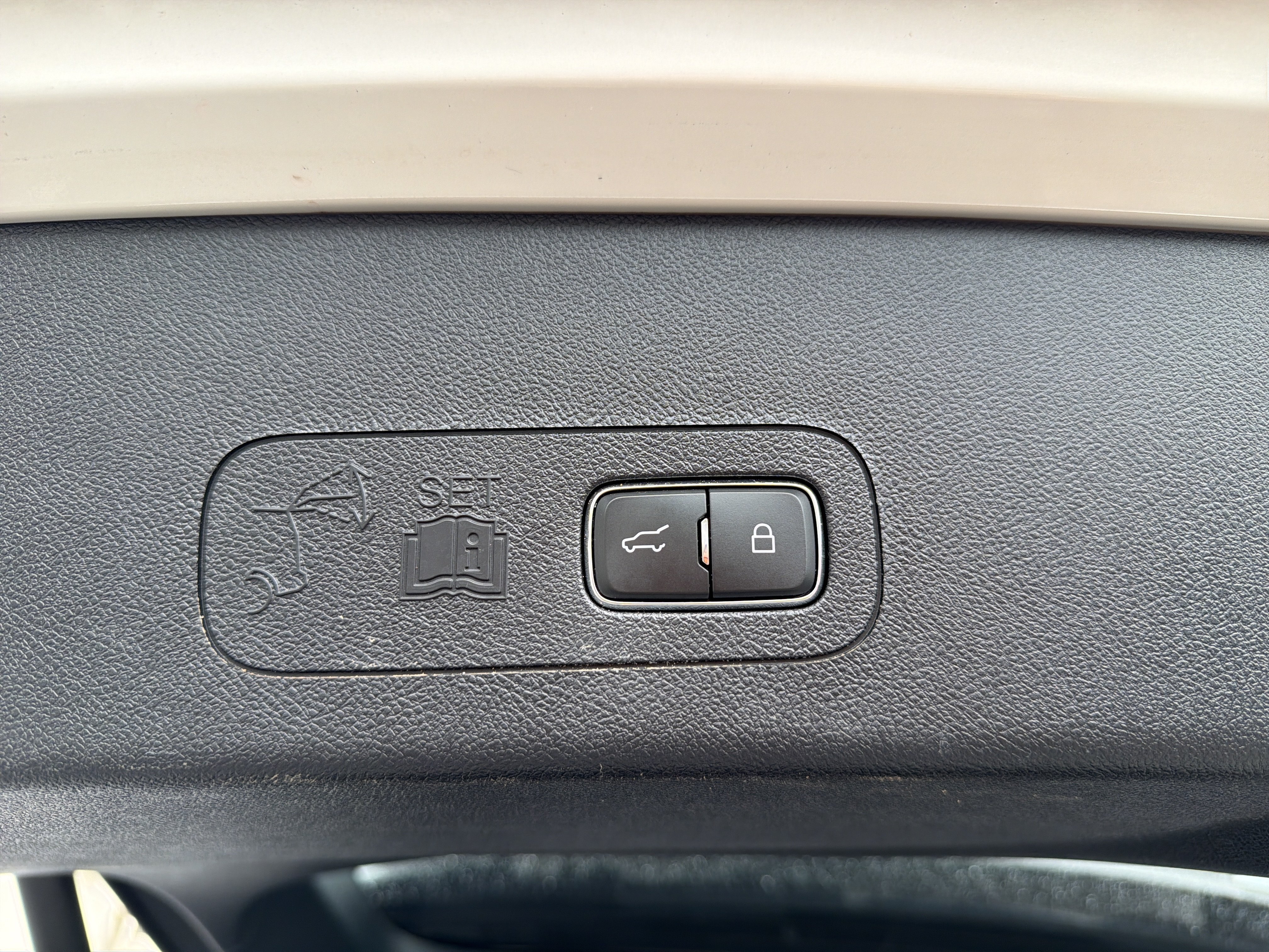 Used 2021 Lincoln Aviator Grand Touring AWD/4WD image 6